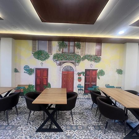 The Blue Vista Hotel Greater Noida Exterior photo