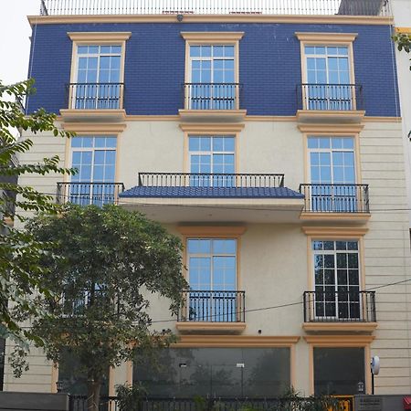 The Blue Vista Hotel Greater Noida Exterior photo