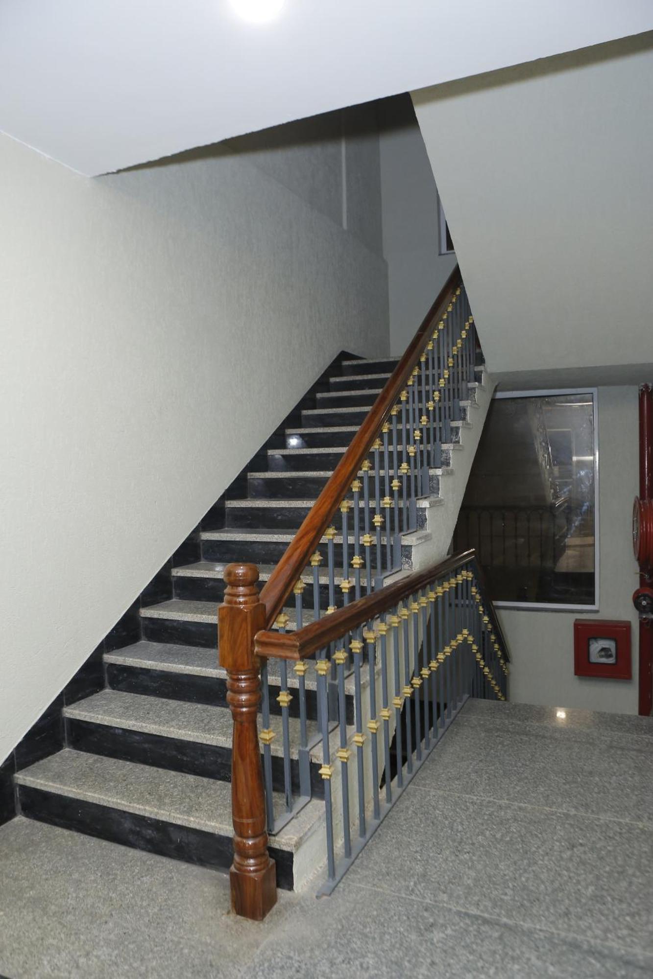 The Blue Vista Hotel Greater Noida Exterior photo